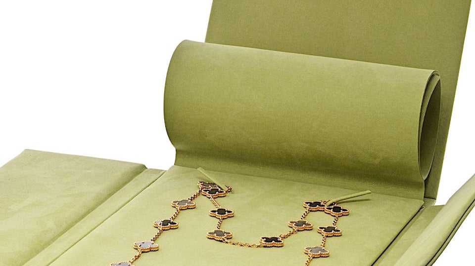 How To Spot A Real Van Cleef & Arpels Alhambra (Necklace or Bracelet). Your Best Guide For Spotting A Real VCA piece.