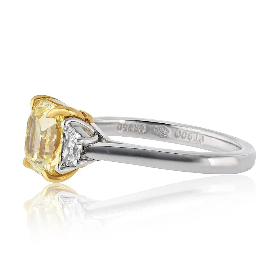 1.06 carat Round Diamond L 2 Side Traps approx. .40 cts Ring - The Back Vault