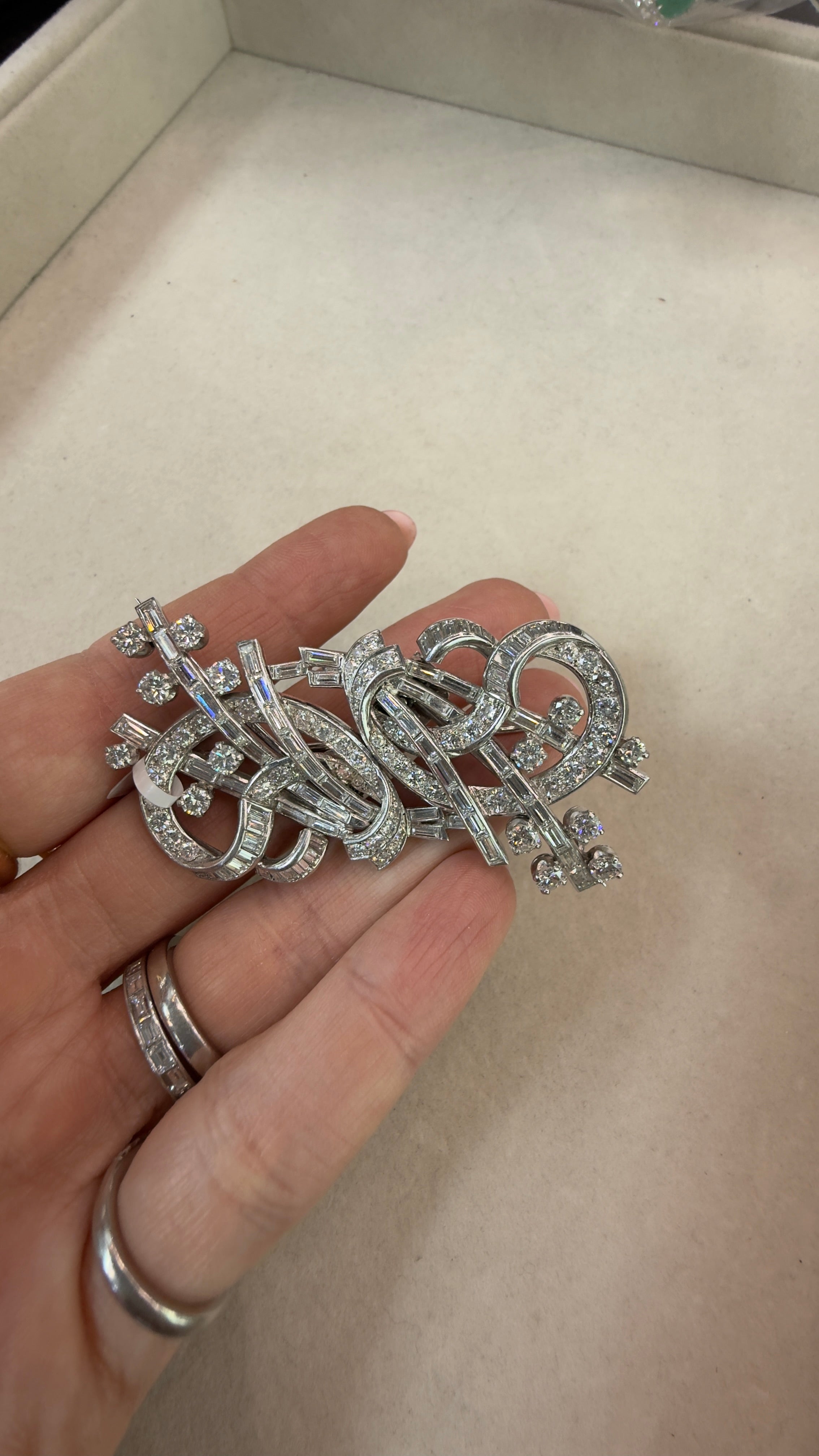 Art Deco Platinum 8.50 carat Diamond Double Clip Brooch