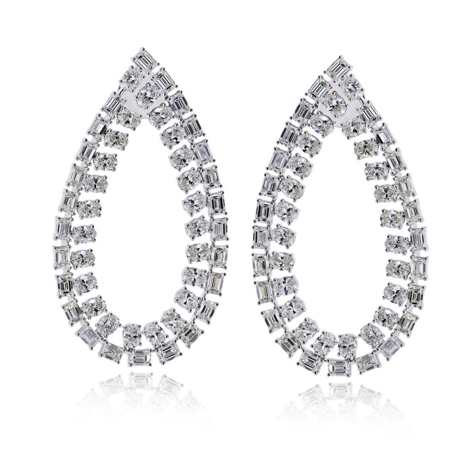 Teardrop-shaped diamond earrings