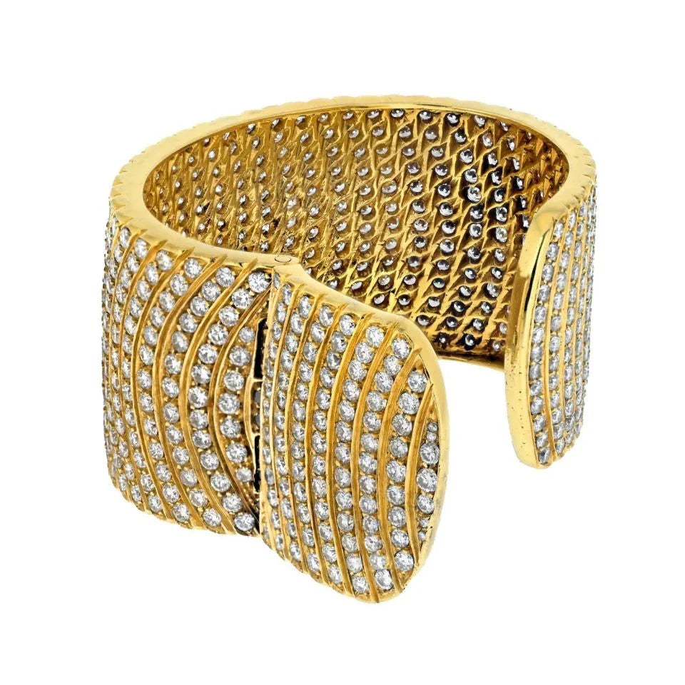 18K Yellow Gold 32 Carats Exceptional Diamond Cuff Bracelet - The Back Vault