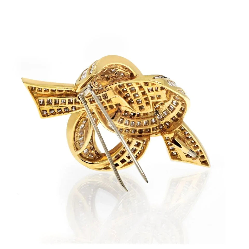 Krypell 18K Yellow Gold Baguette and Round Diamond Knot Brooch - The Back Vault