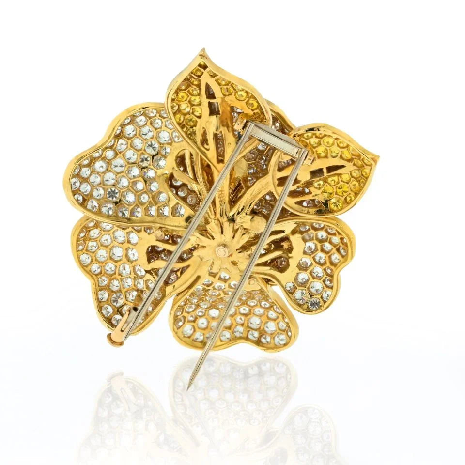 18K Yellow Gold 27.00cts Diamond Flower Brooch - The Back Vault