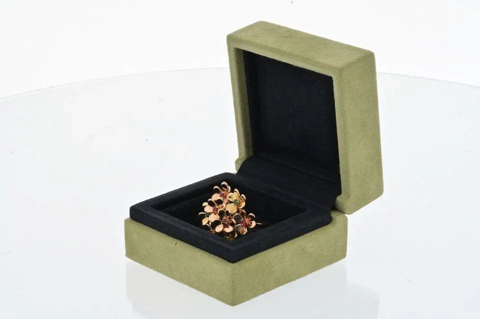 Van Cleef & Arpels 18K Yellow Gold Frivole 8 Flowers EU 53 Ring - The Back Vault