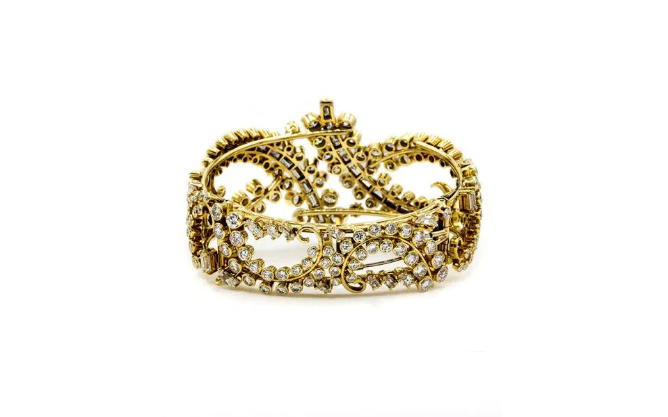 Circa 1980's 18K Yellow Gold 25 Carat Diamond Bracelet - The Back Vault