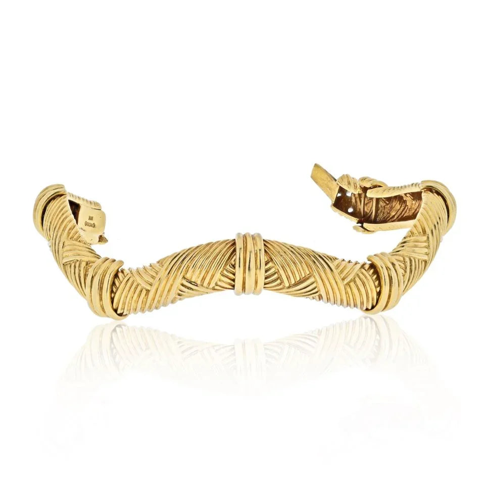 David Webb 18K Yellow Gold Articulated Twisted Ribbed Bangle Bracelet - The Back Vault