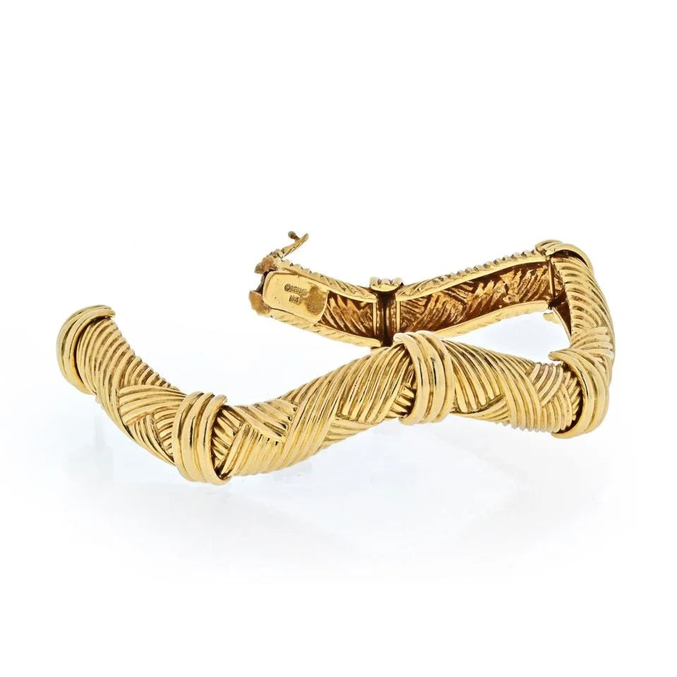 David Webb 18K Yellow Gold Articulated Twisted Ribbed Bangle Bracelet - The Back Vault