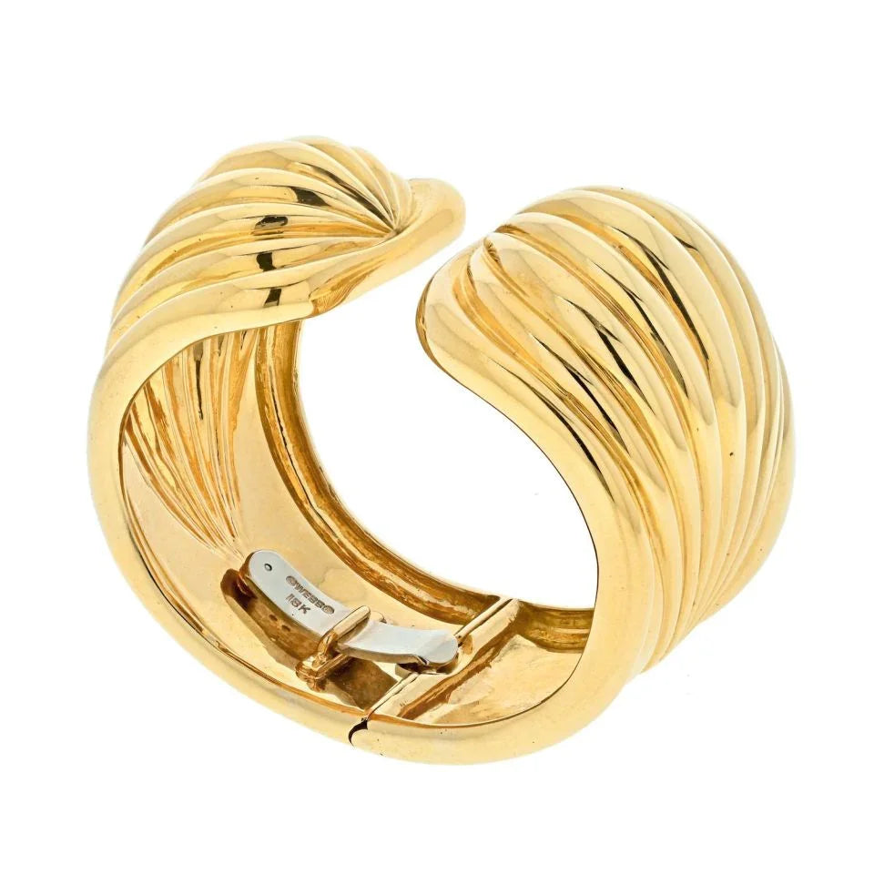 David Webb Platinum & 18K Yellow Gold Fluted High Polished Hinged Cuff Bracelet - The Back Vault