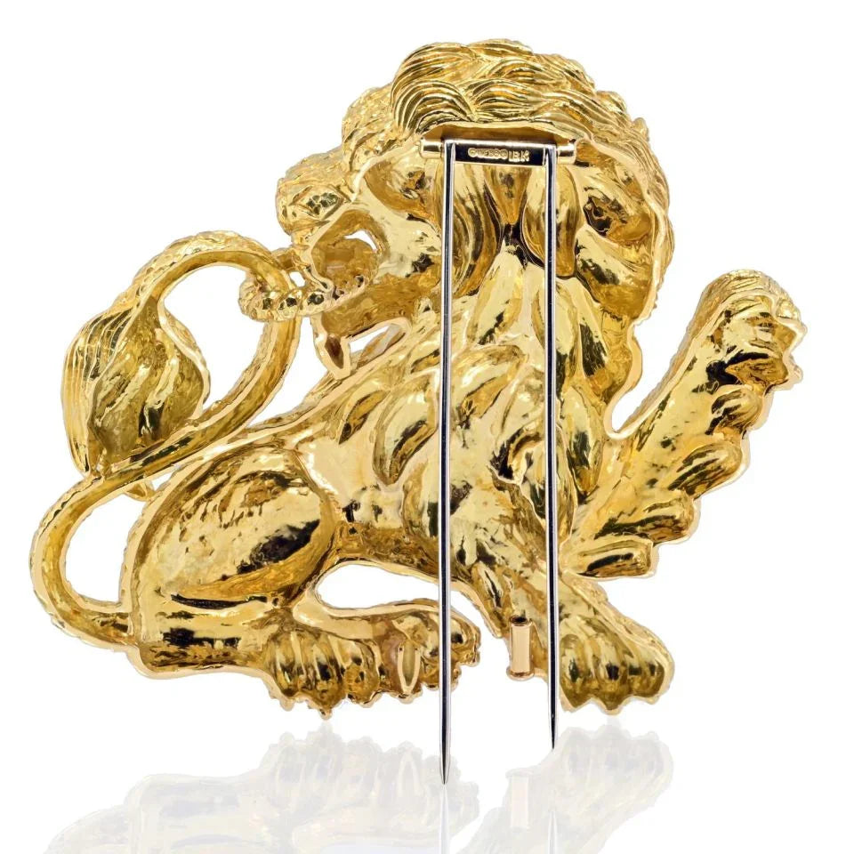 David Webb 18K Yellow Gold Lion With Emerald Eye Brooch - The Back Vault