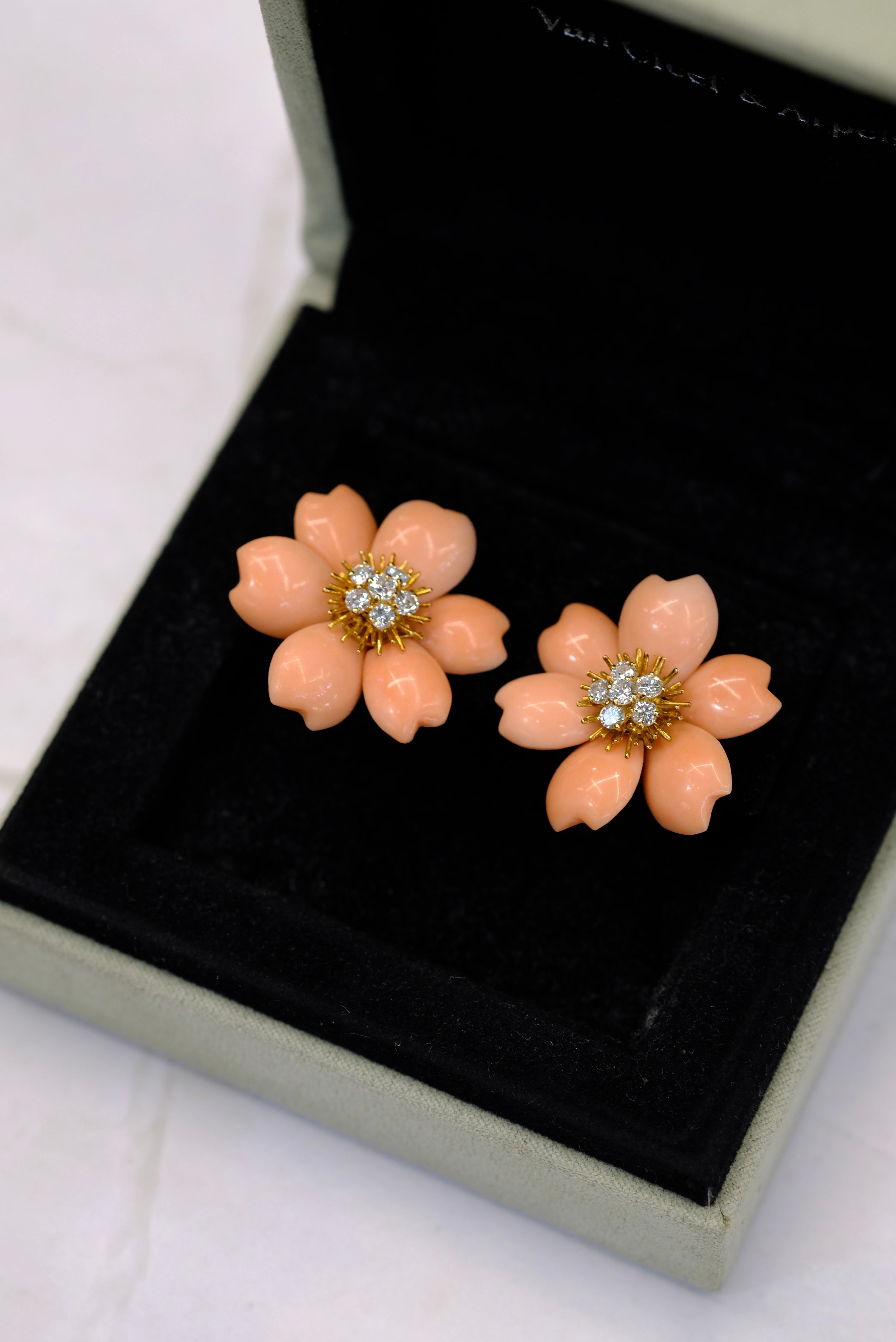 Van Cleef & Arpels Rose de Noel 18K Yellow Gold 1978 Vintage Clip On Coral Earrings