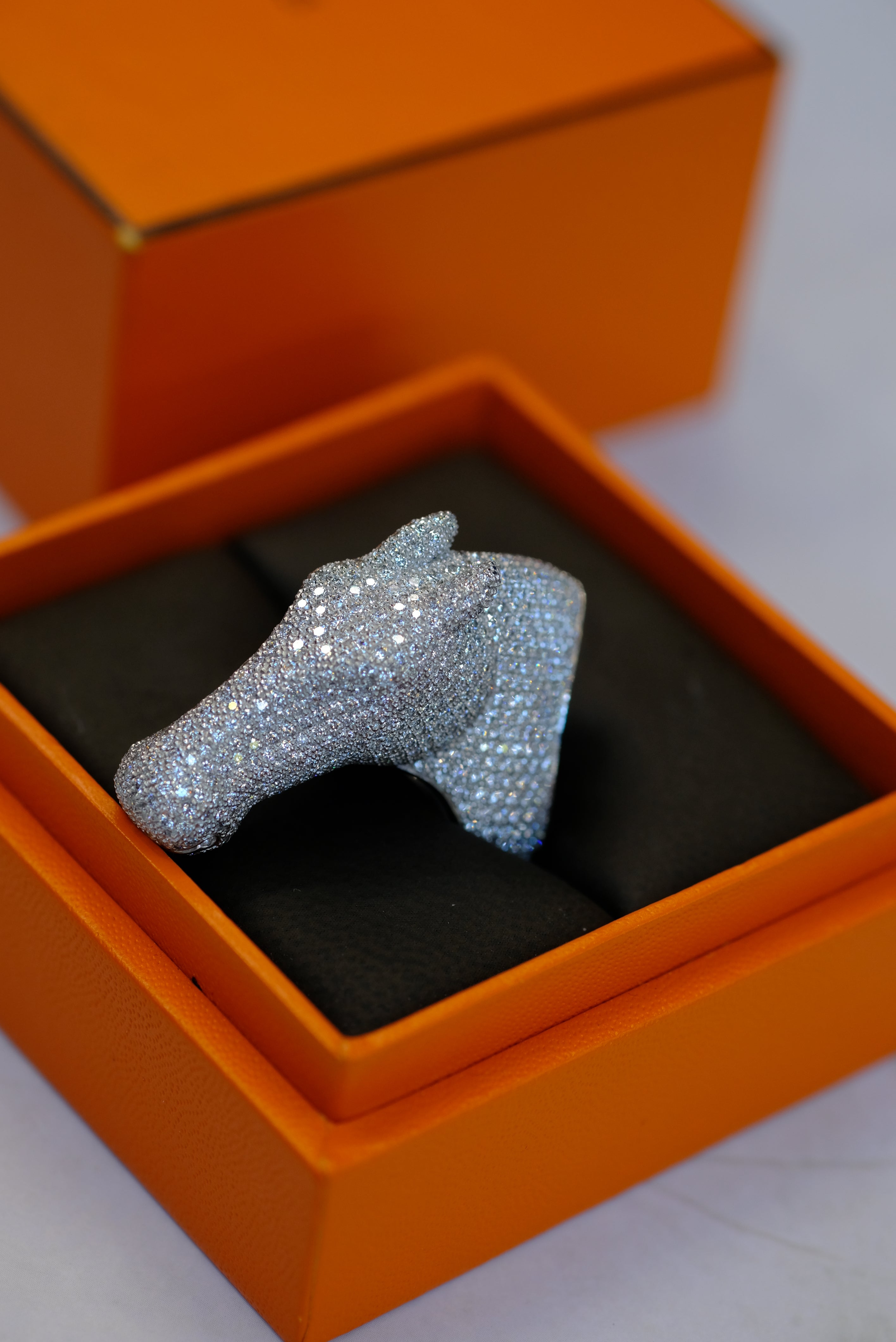 Hermes 18K White Gold 4 Carat Diamond Galop Horse Ring – The Back 