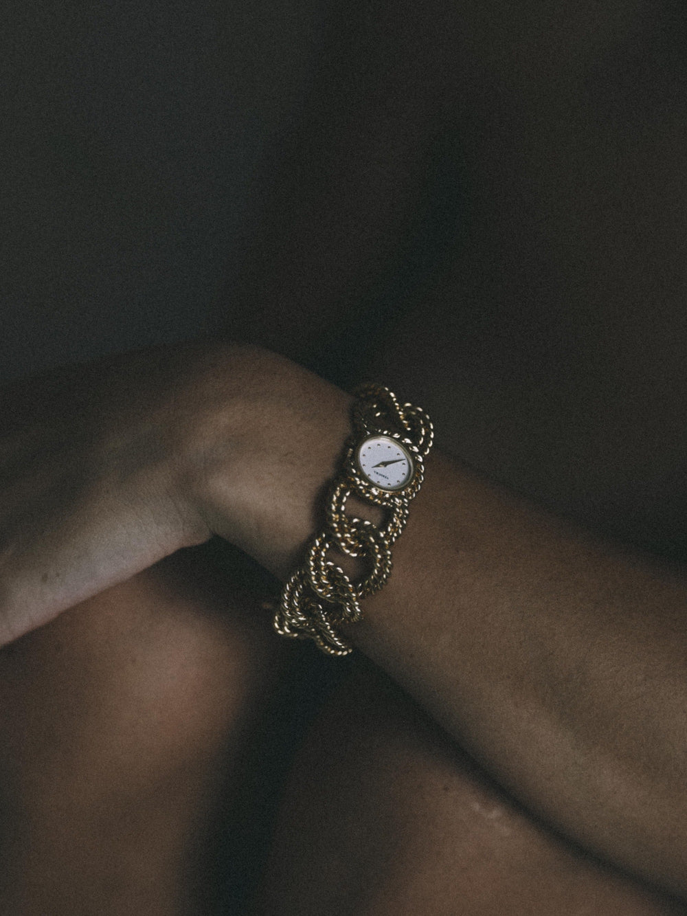 <div style="text-align:center;">Verdura Yellow Gold Nautical Watch</div>