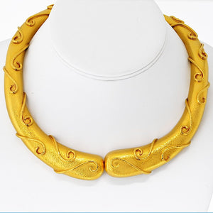 Zolotas Collar 22K Yellow Gold Scroll Hammered Hinged Choker Necklace