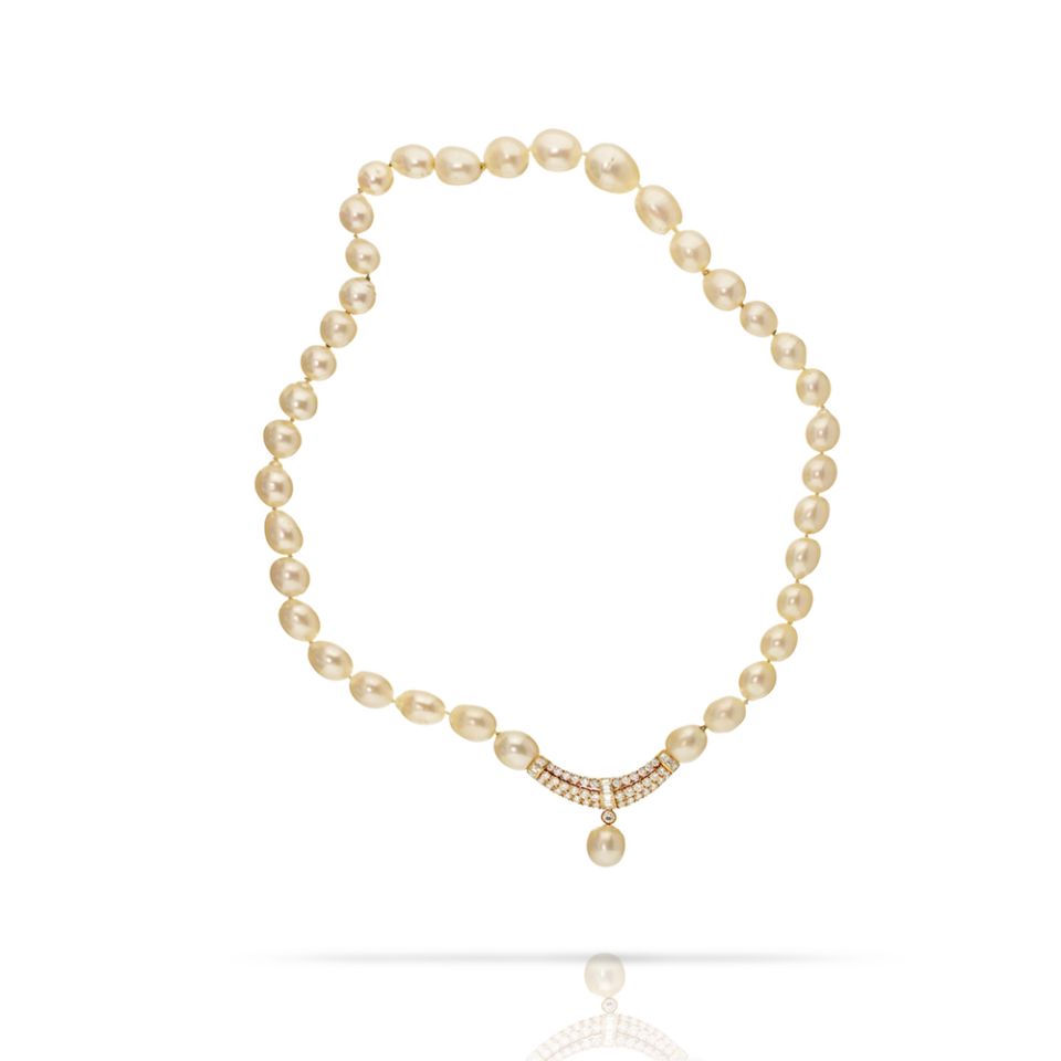 18K Yellow Gold Mabe Pearl And Diamond Necklace - The Back Vault