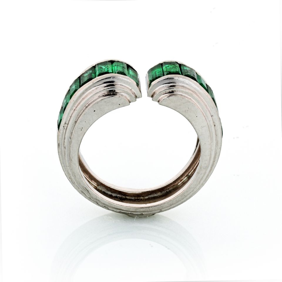 1940's Platinum Gypsy Straight Green Emerald Ring - The Back Vault Jewelry