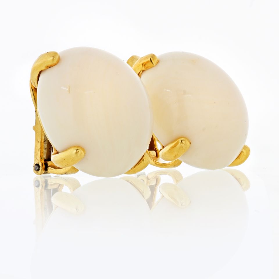 David Webb White Coral 18K Yellow Gold Clip-On Round Earrings - The Back Vault