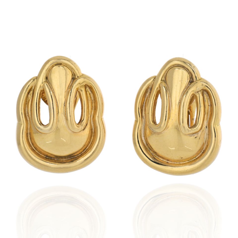 David Webb 18K Yellow Gold Simple Clip On Earrings - The Back Vault