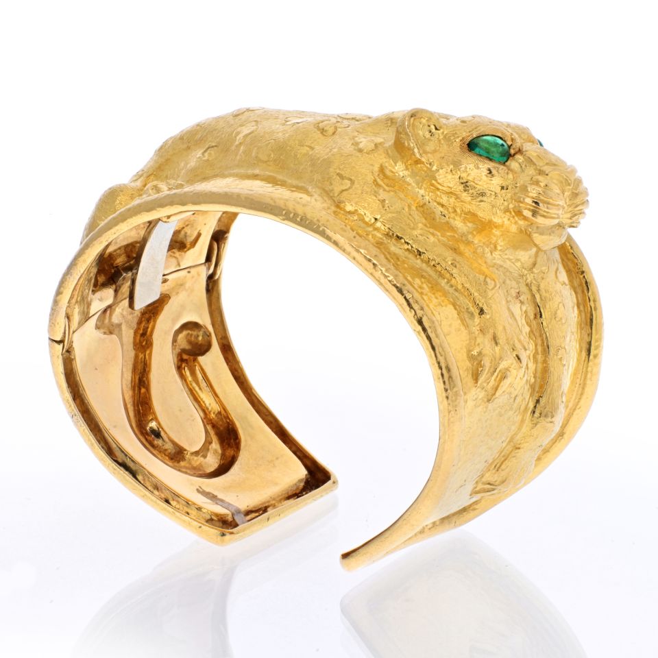 David Webb 18K Yellow Gold Repousse Leopard With Green Emerald Eye Bangle Bracelet - The Back Vault