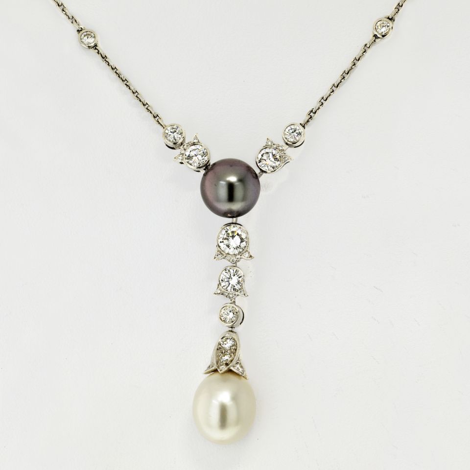 Cartier 18K White Gold Pearl And Diamond Drop Pendant Necklace - The Back Vault