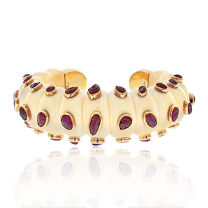 David Webb 18K Yellow Gold Cabochon Cut Ruby And Fluted Bone Cuff Bracelet